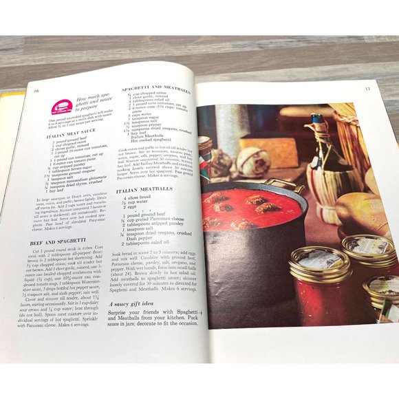 Casserole Cookbook by Better Homes and Gardens Vintage One Dish Recipes 1970 - Picture 7 of 10